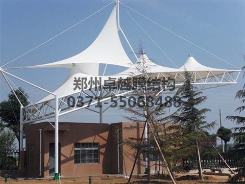 膜結(jié)構(gòu)材料主要有四種：膜材、鋼構(gòu)、索及附件