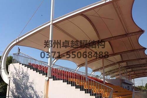 膜布、附件及鋼索安裝