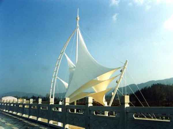 漳州景觀(guān)張拉膜結(jié)構(gòu)遮陽(yáng)棚【生產(chǎn)廠(chǎng)家】