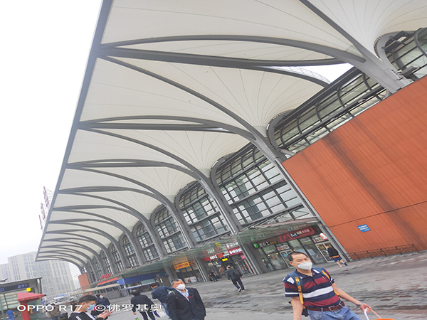 【PTFE膜結(jié)構(gòu)】上?；疖?chē)站膜結(jié)構(gòu)頂蓋