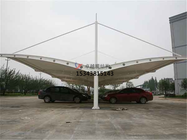 鶴崗體育場看臺(tái)頂棚安裝