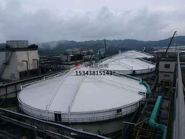 反吊膜安裝步驟應(yīng)該是怎么進(jìn)行的？