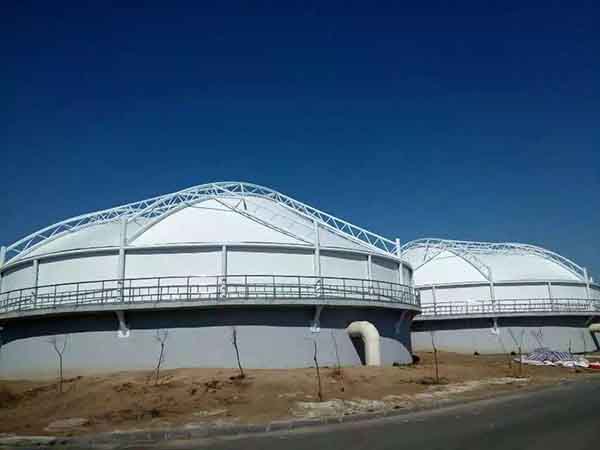 如何解決污水池臭氣熏天的問題？