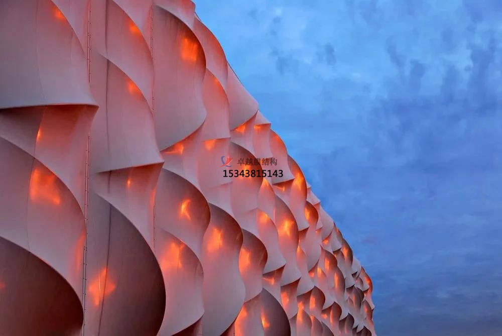 曲線時(shí)代，可彎可曲的膜結(jié)構(gòu)