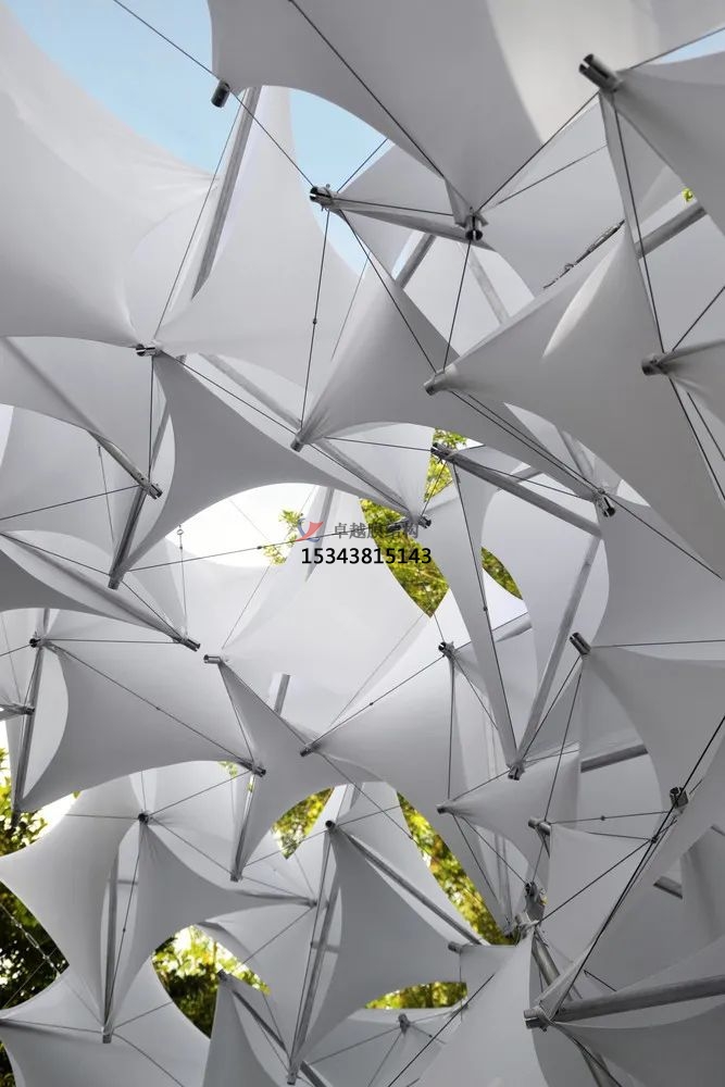 張拉膜結(jié)構(gòu)如何在環(huán)境景觀獨(dú)樹一幟